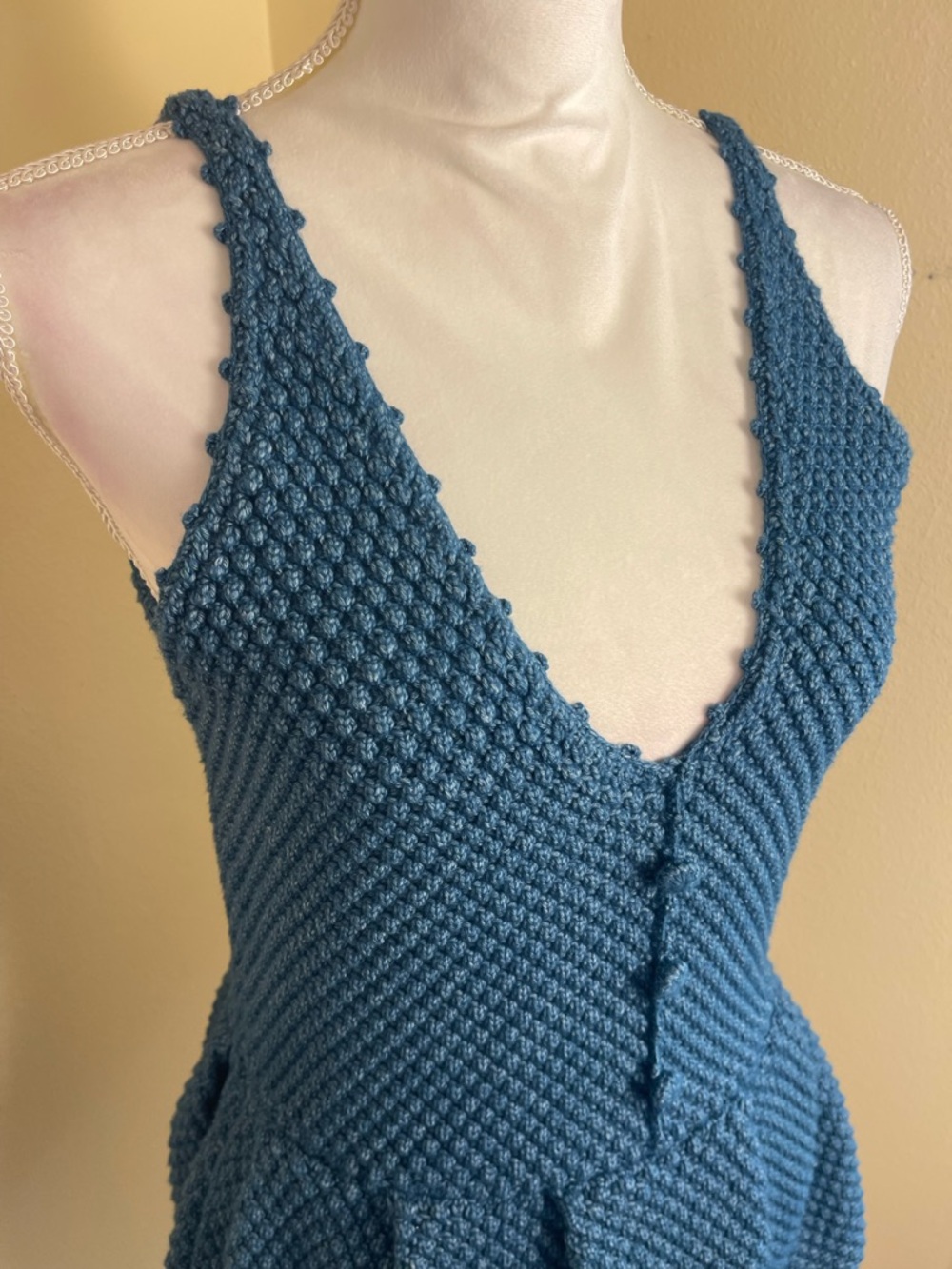 7 For All Mankind Blue Crochet Knit Peplum Top Tank Boho V Neck Coastal Chic M - Picture 9 of 15
